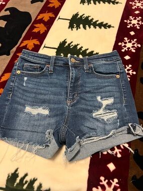 Universal threads Distressed Rolled-Hem Denim Shorts - Blue